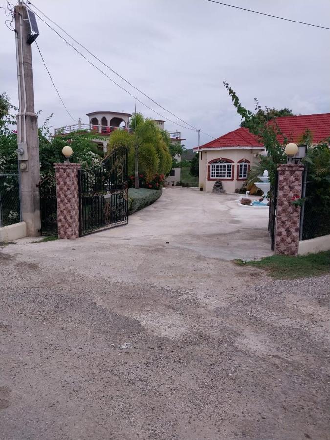 Villa Eliwes Treasure Beach